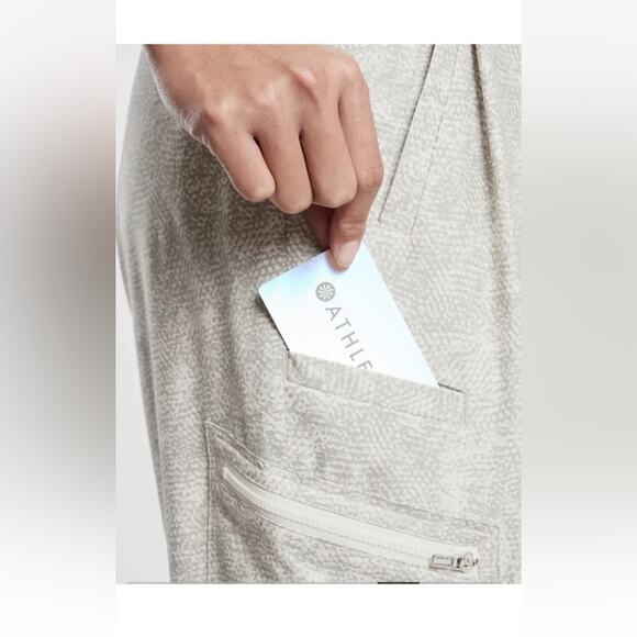 Athleta Venture Joggers Size 4 Printed Pant Viper Grey Workout Stretch Comfy - Picture 7 of 16